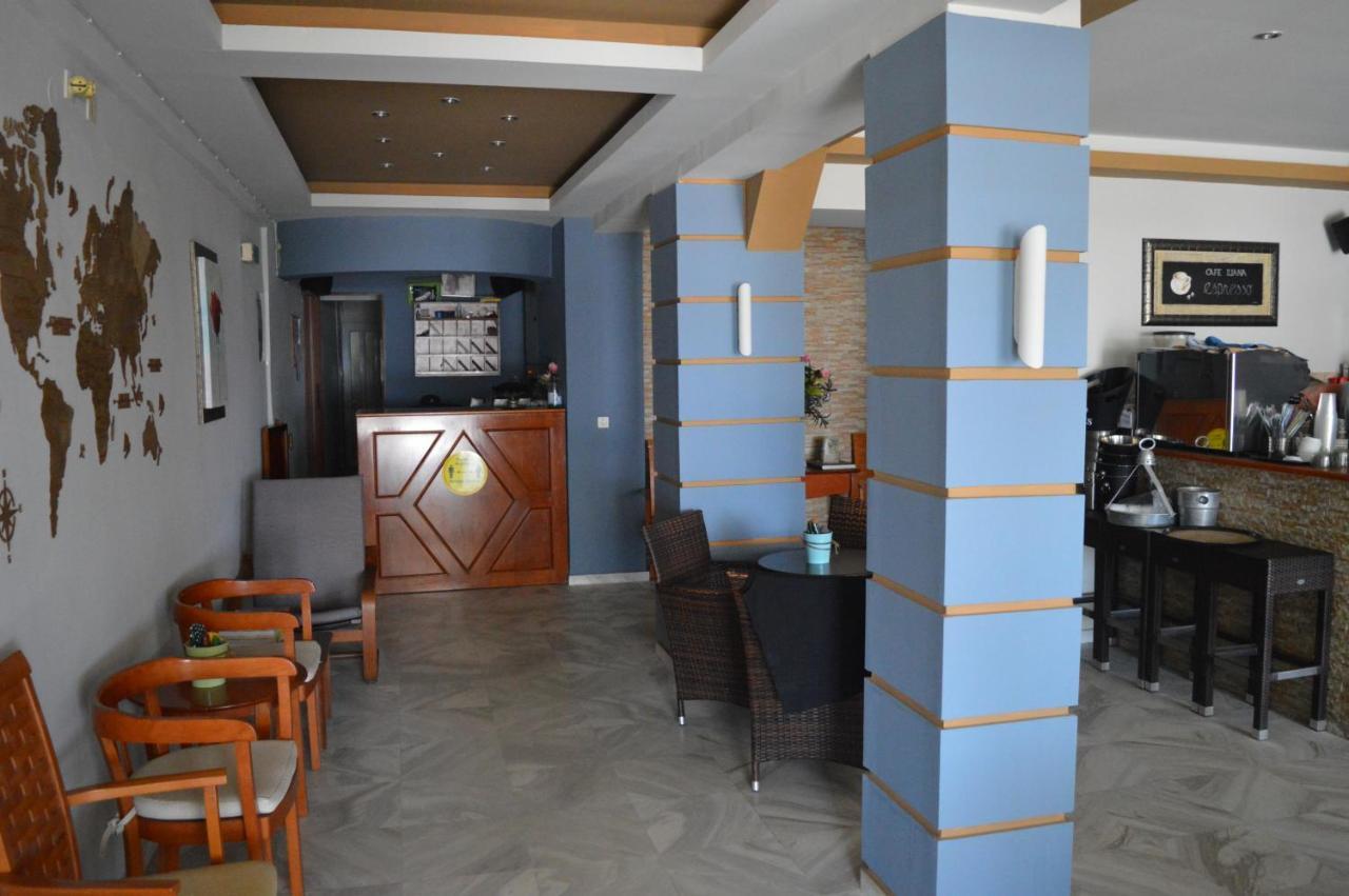 Iliana Hotel Paralia Esterno foto